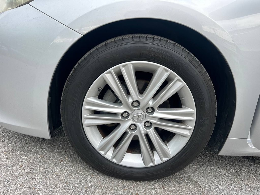 2014 Lexus ES Image 28