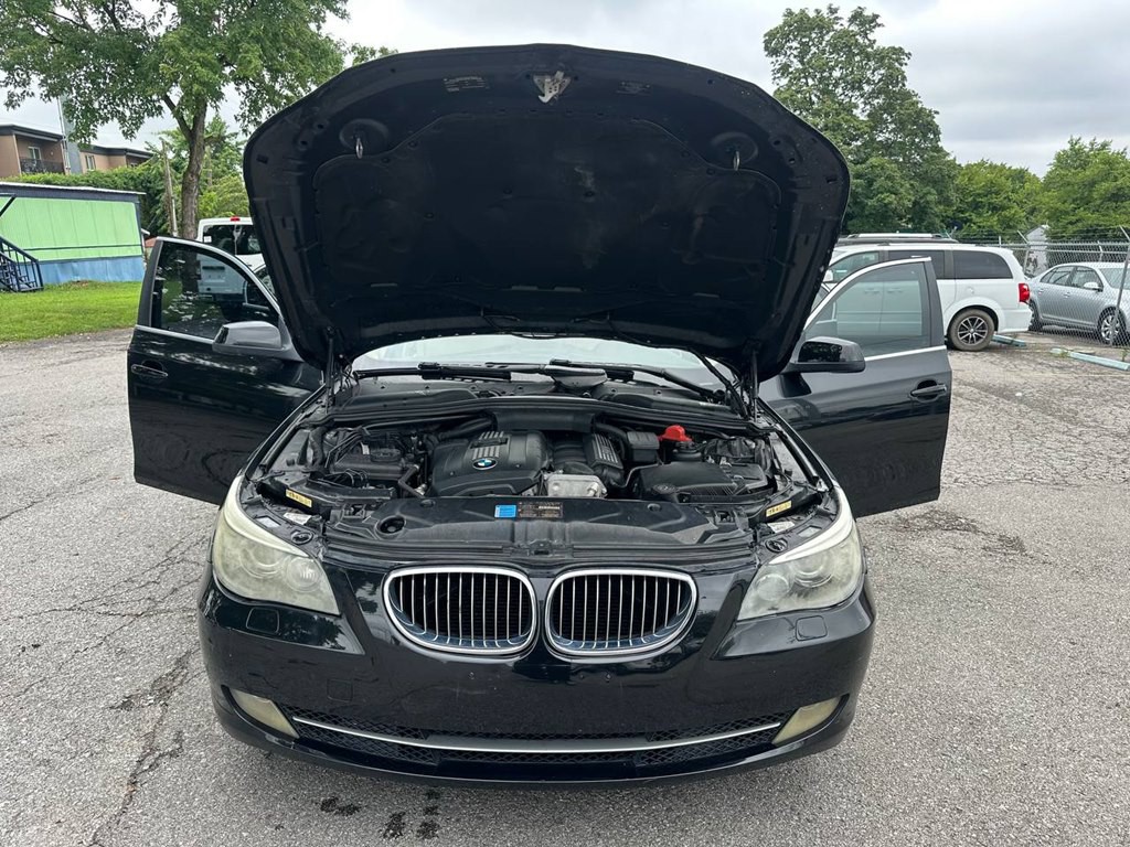 2010 BMW 5 Series Image 9