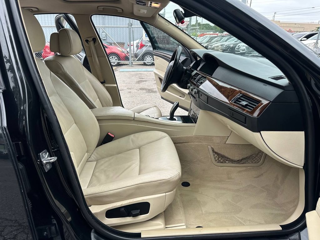 2010 BMW 5 Series Image 23
