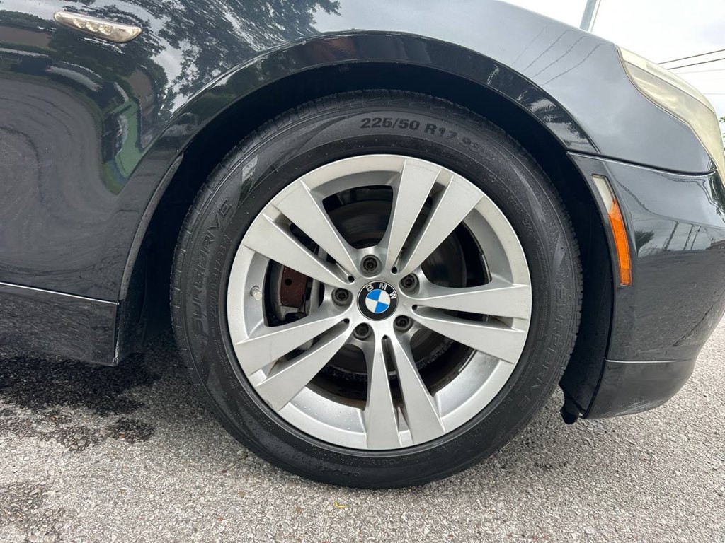 2010 BMW 5 Series Image 26