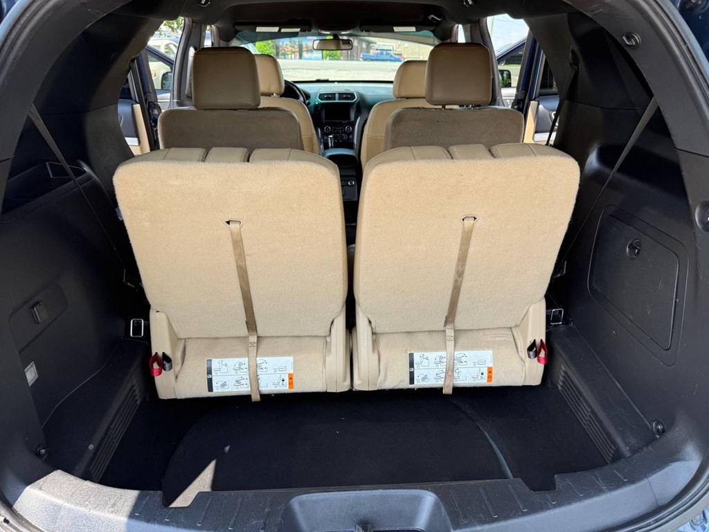 2016 Ford Explorer Image 12