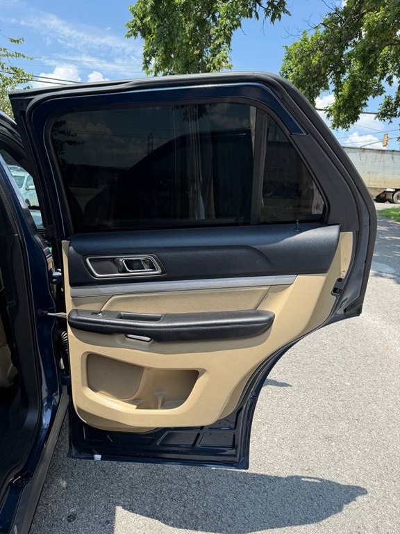 2016 Ford Explorer Image 16