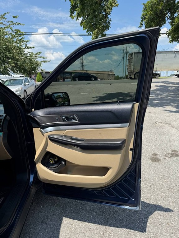2016 Ford Explorer Image 17