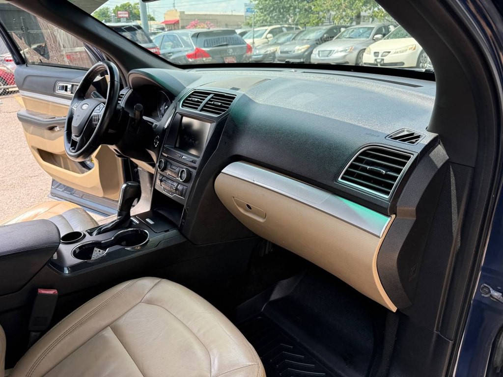 2016 Ford Explorer Image 30