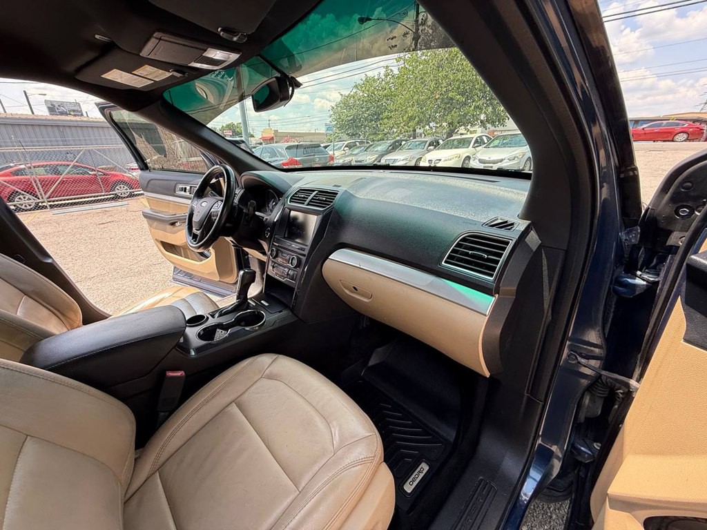 2016 Ford Explorer Image 31