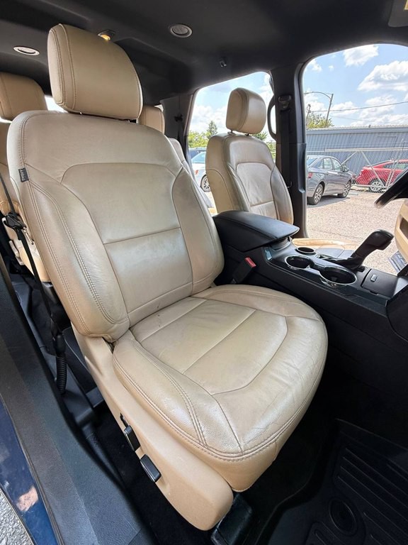 2016 Ford Explorer Image 32