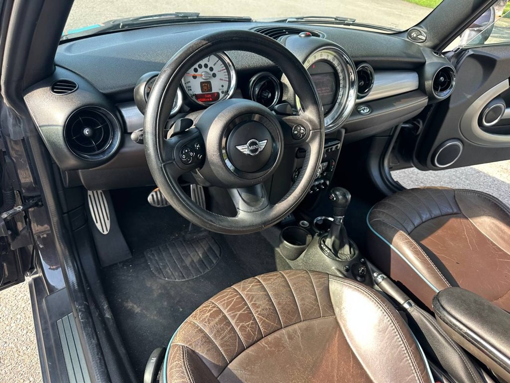 2013 MINI Cooper Image 14