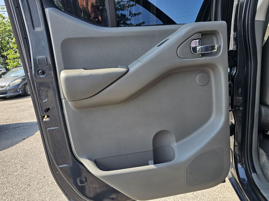2013 Nissan Frontier Image 13