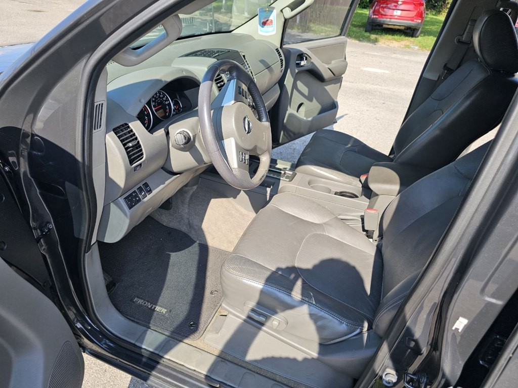 2013 Nissan Frontier Image 14