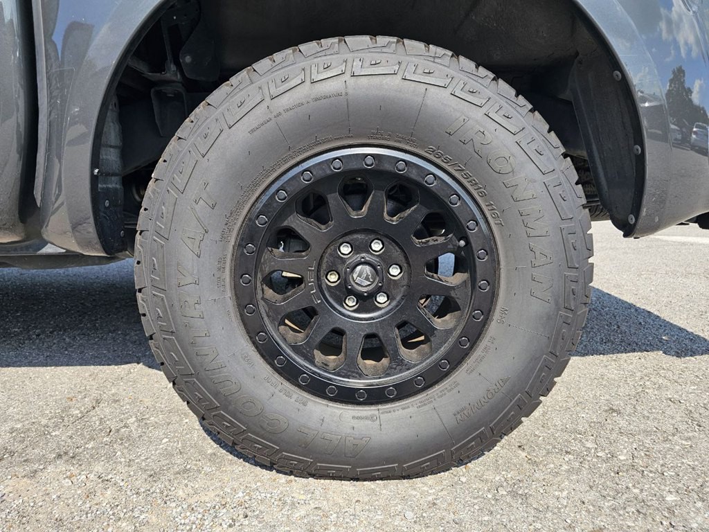 2013 Nissan Frontier Image 25