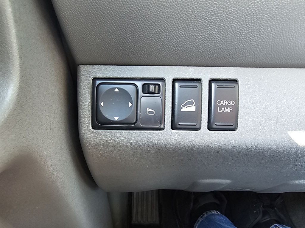 2013 Nissan Frontier Image 29