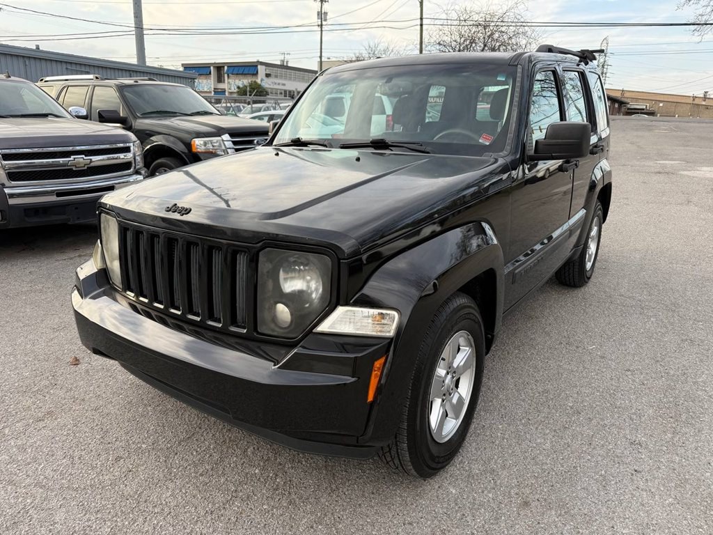2012 Jeep Liberty Image 1