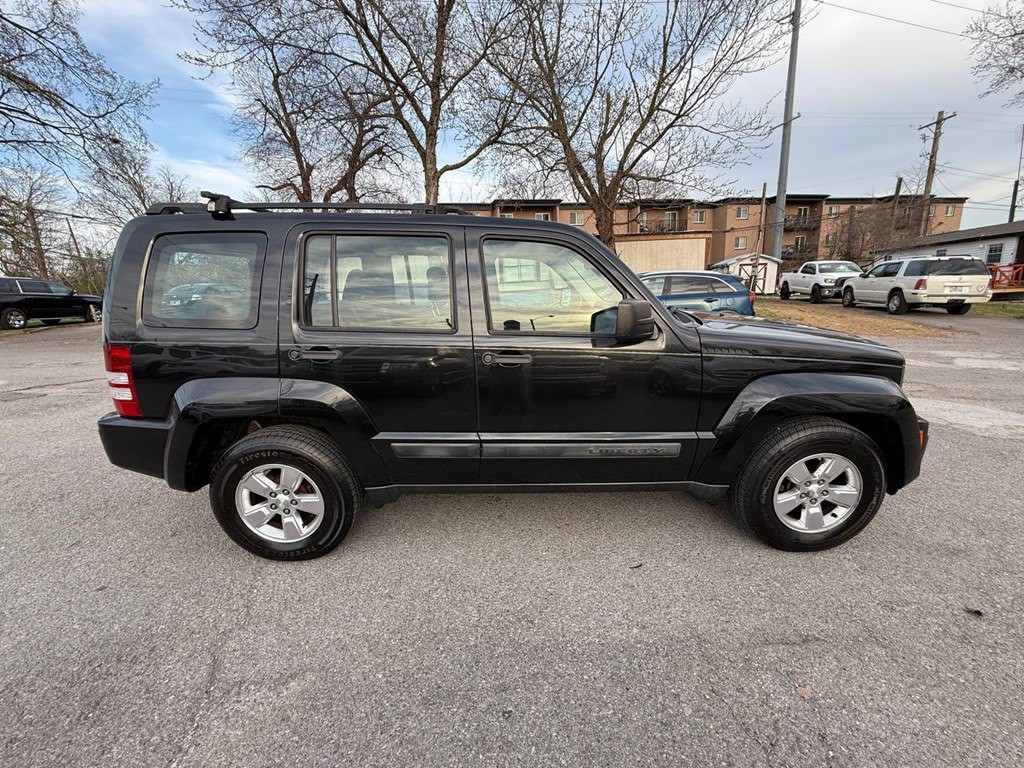 2012 Jeep Liberty Image 4