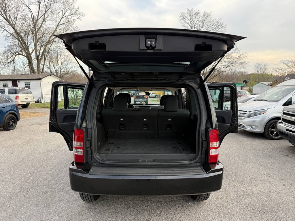 2012 Jeep Liberty Image 12