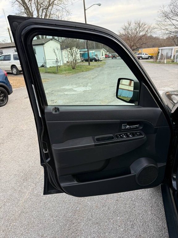 2012 Jeep Liberty Image 15