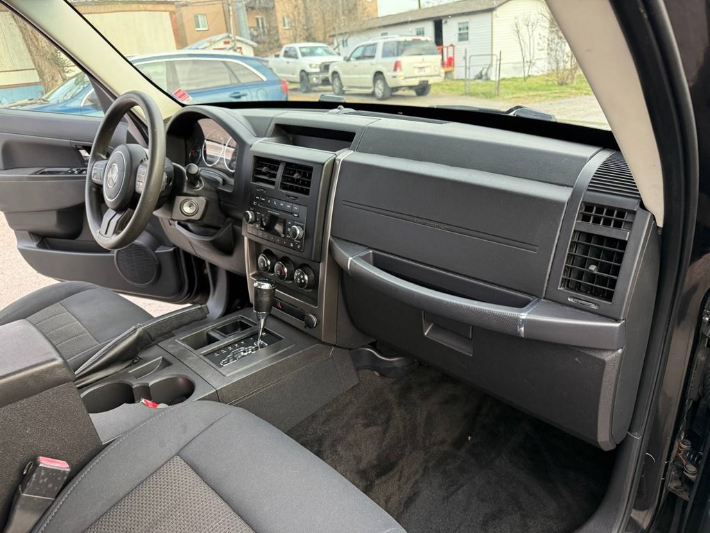 2012 Jeep Liberty Image 27