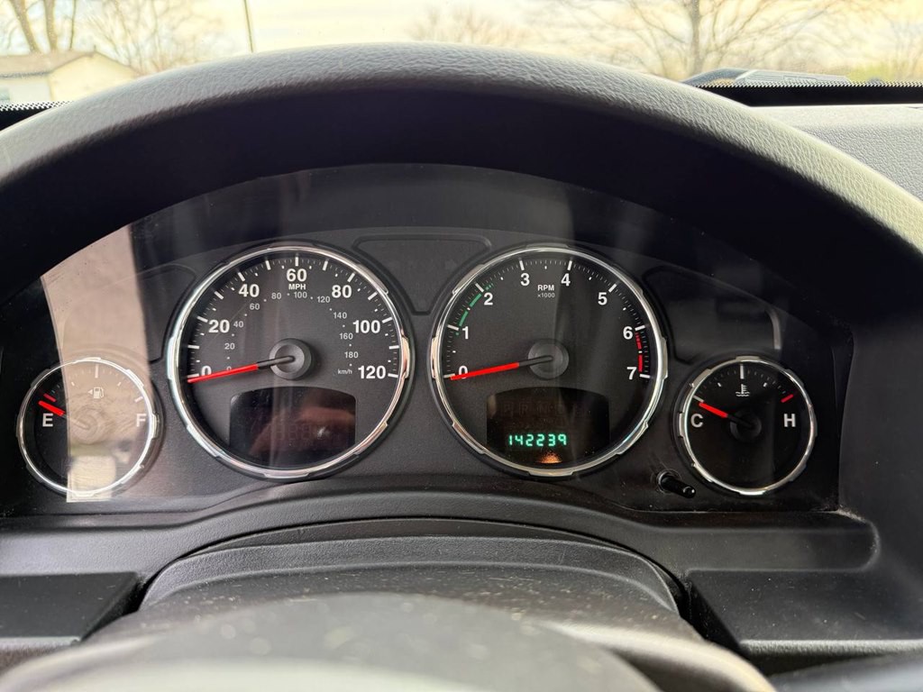 2012 Jeep Liberty Image 34