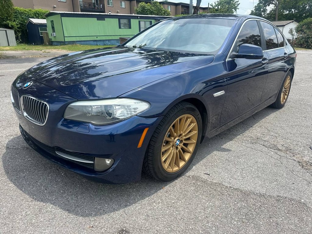2013 BMW 5 Series Image 2