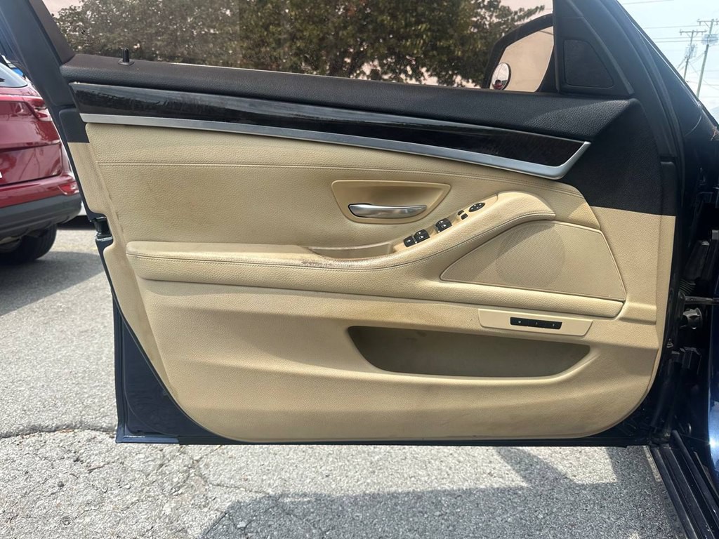 2013 BMW 5 Series Image 18