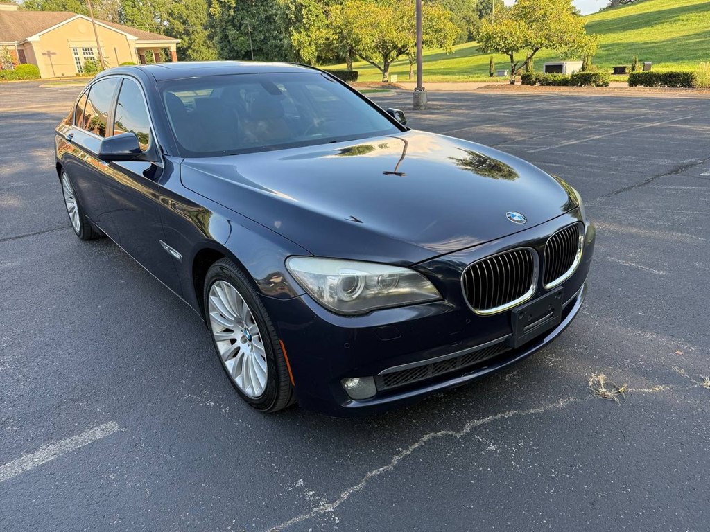 2012 BMW 7 Series Image 3