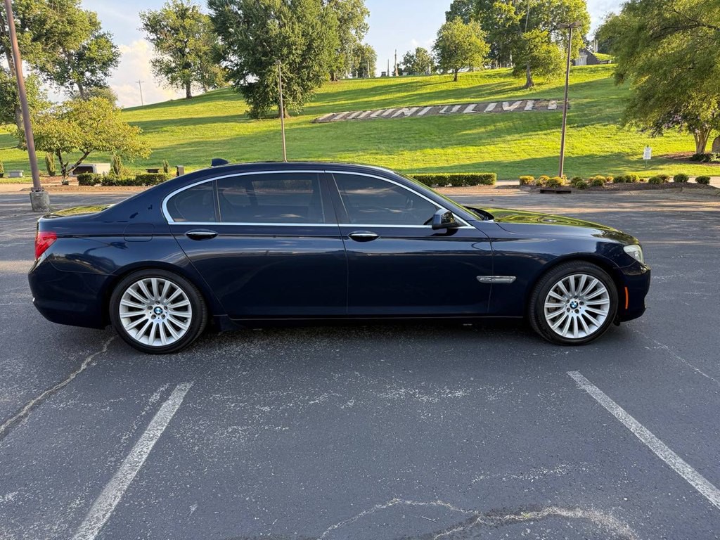 2012 BMW 7 Series Image 4