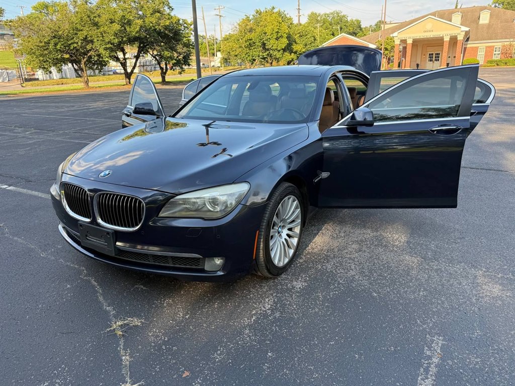 2012 BMW 7 Series Image 9