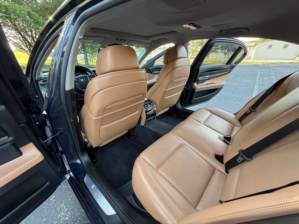 2012 BMW 7 Series Image 20
