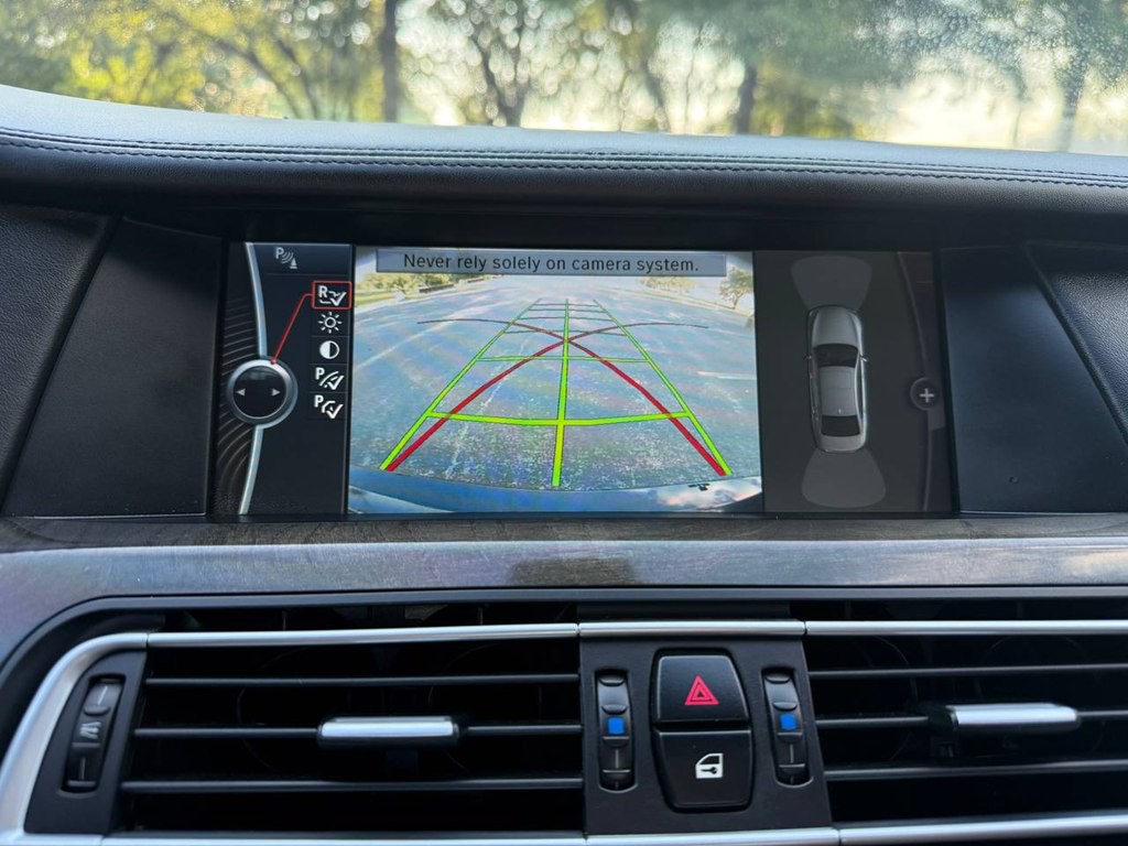 2012 BMW 7 Series Image 35