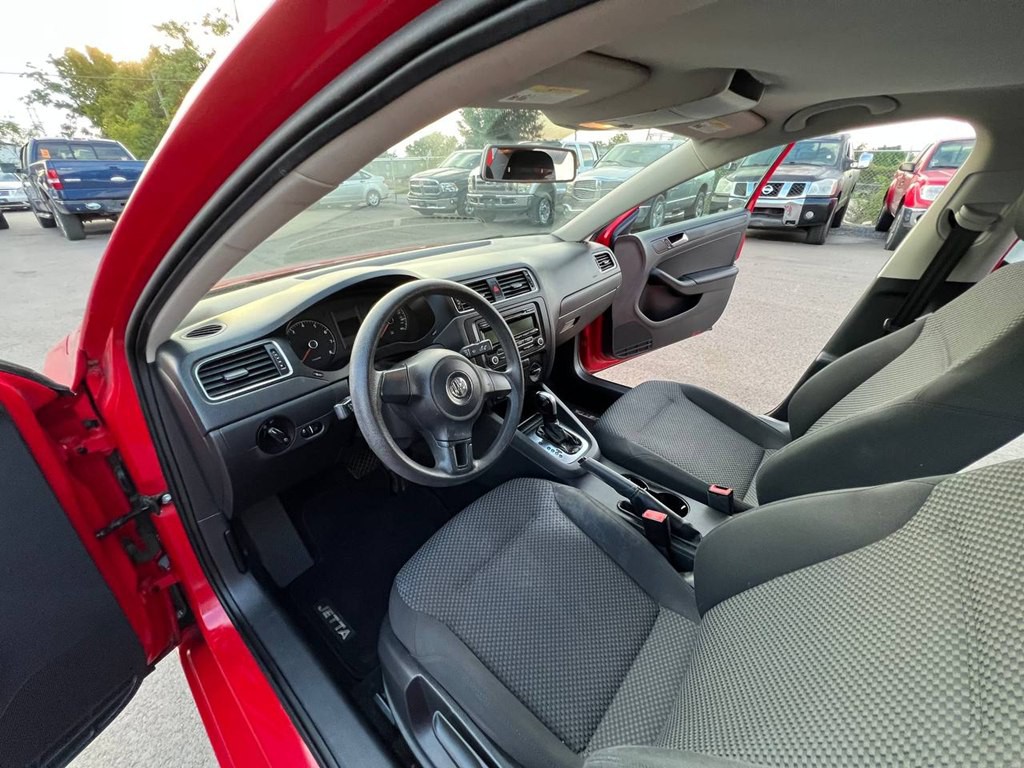 2013 Volkswagen Jetta Image 14
