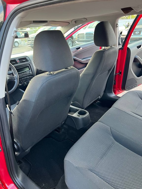 2013 Volkswagen Jetta Image 16