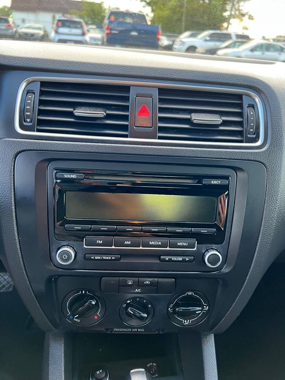 2013 Volkswagen Jetta Image 30
