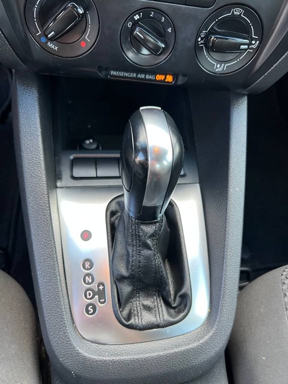 2013 Volkswagen Jetta Image 31