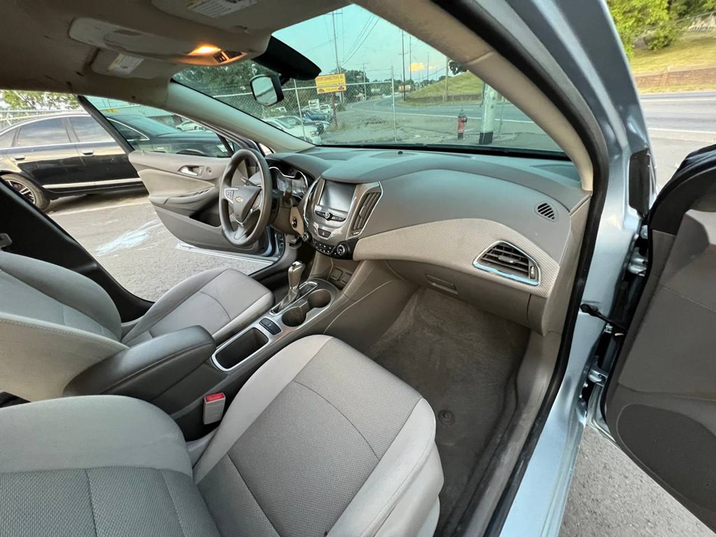 2017 Chevrolet Cruze Image 21
