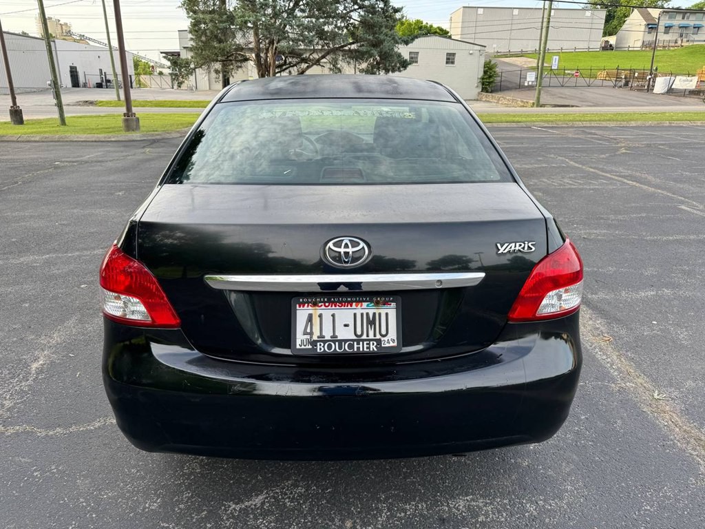 2012 Toyota Yaris Image 6