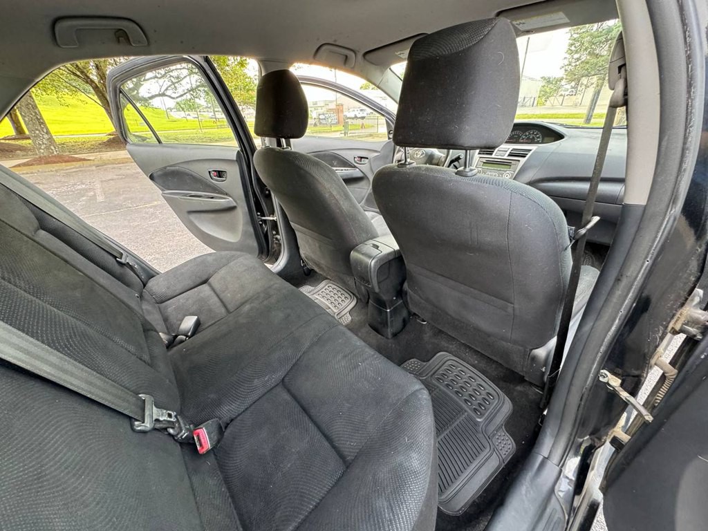 2012 Toyota Yaris Image 22