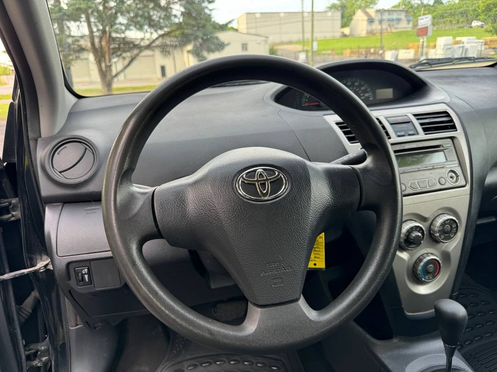 2012 Toyota Yaris Image 29