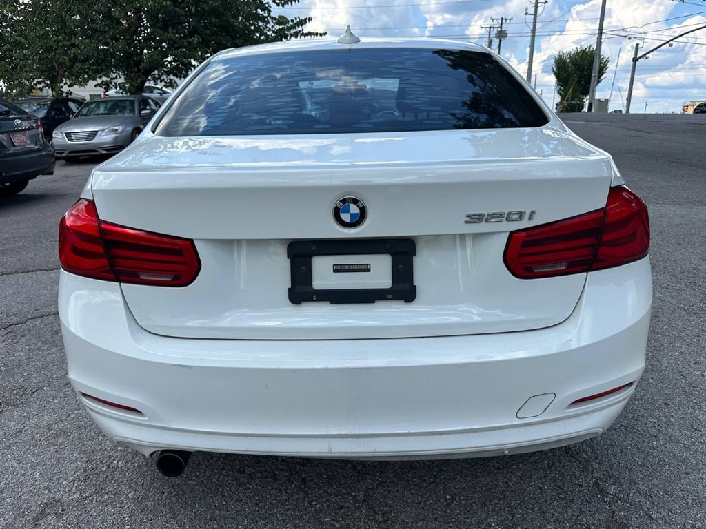 2017 BMW 3 Series Image 7