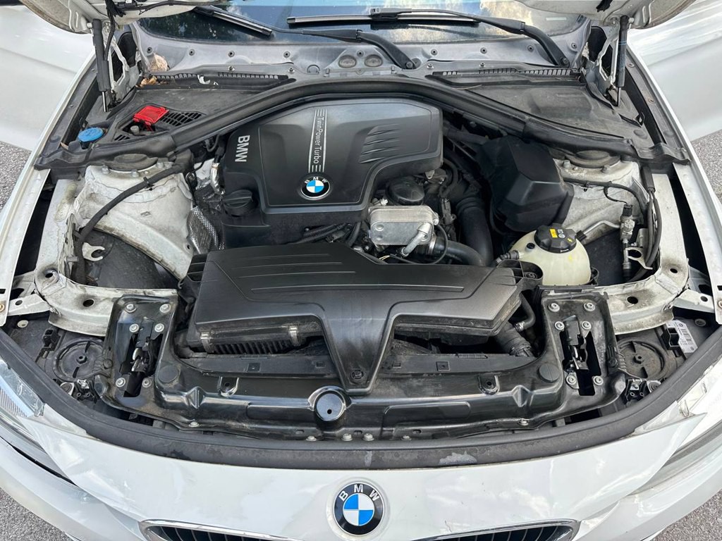 2017 BMW 3 Series Image 10