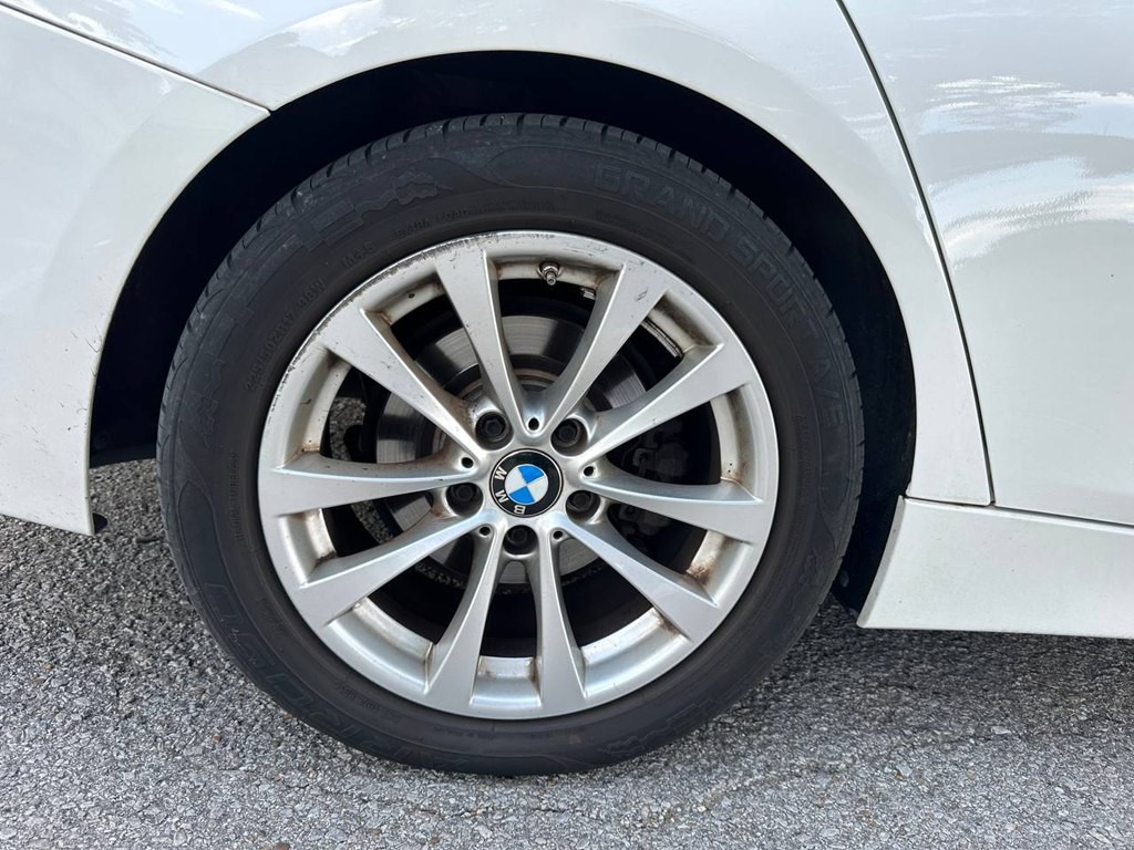 2017 BMW 3 Series Image 28