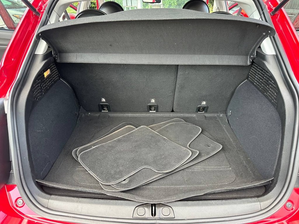 2016 FIAT 500 Image 11