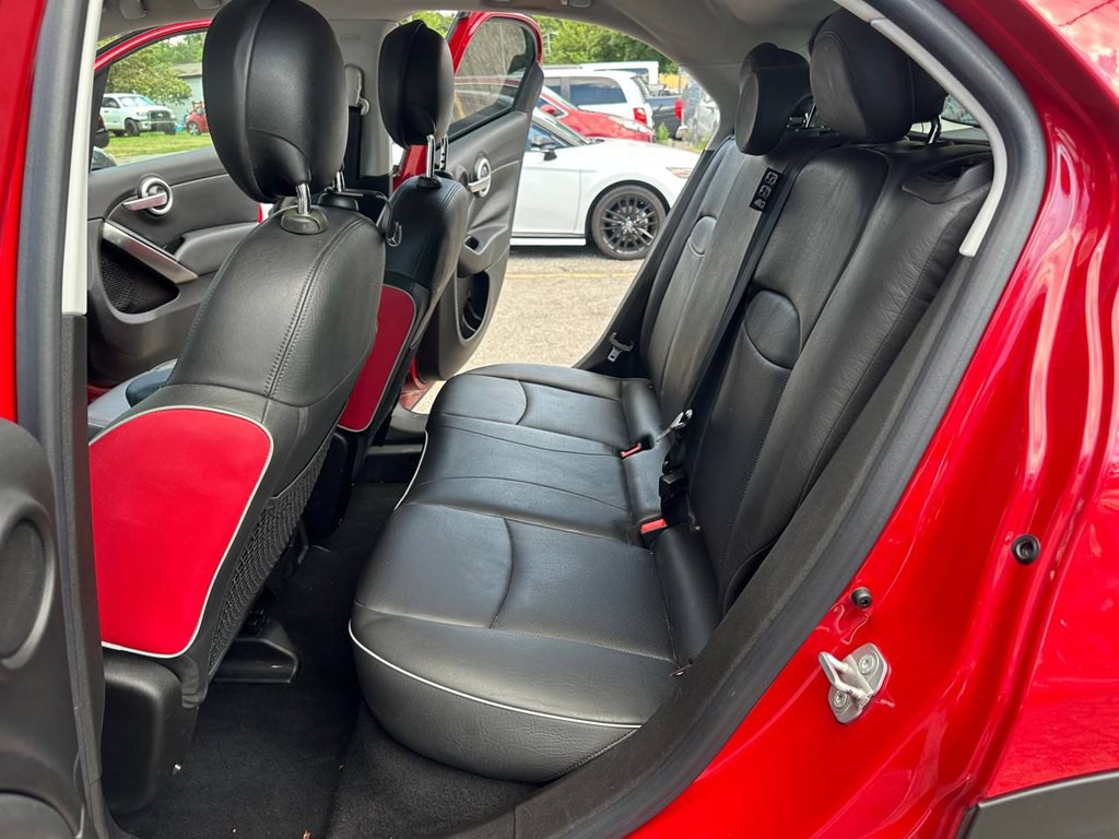 2016 FIAT 500 Image 16