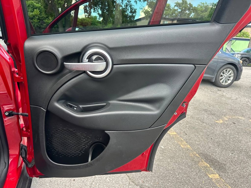 2016 FIAT 500 Image 24