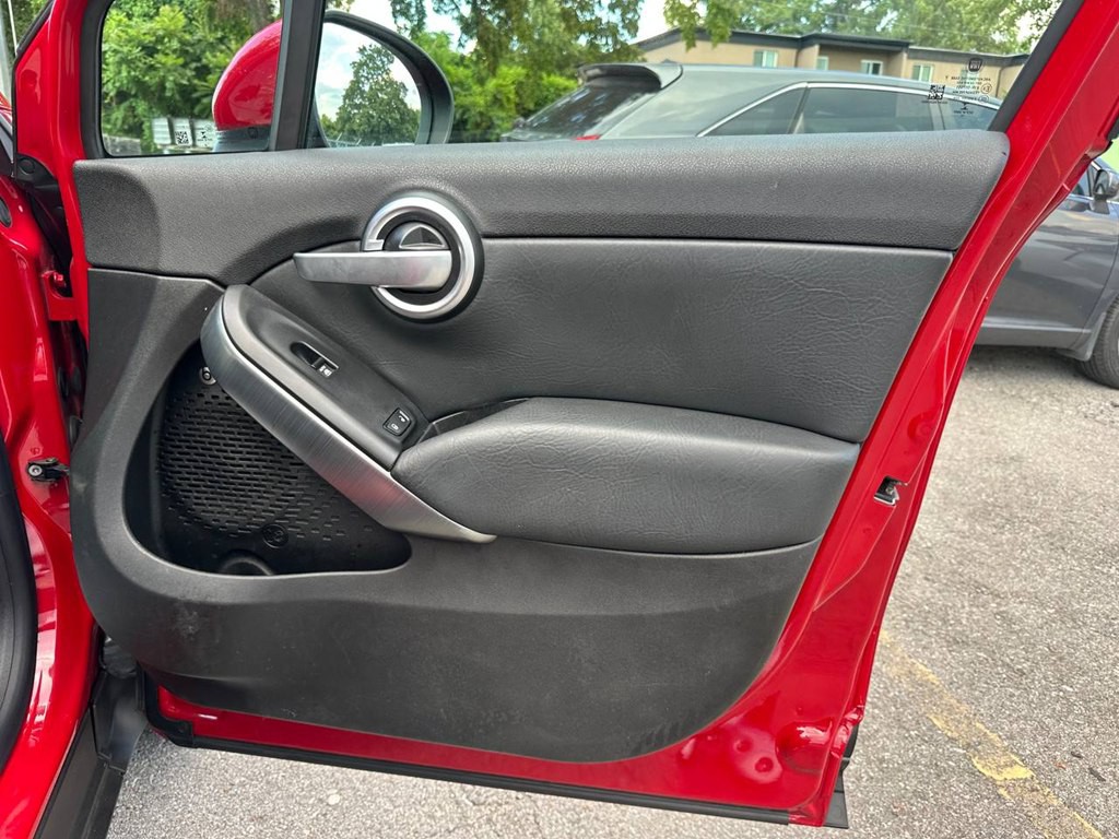 2016 FIAT 500 Image 26