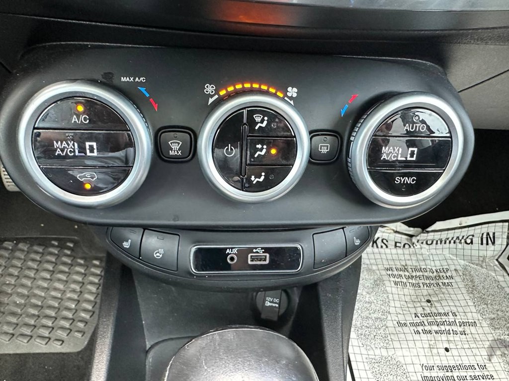 2016 FIAT 500 Image 35