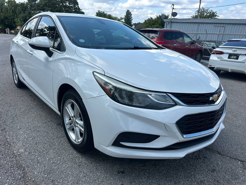 2018 Chevrolet Cruze Image 3