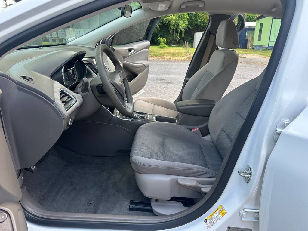 2018 Chevrolet Cruze Image 14