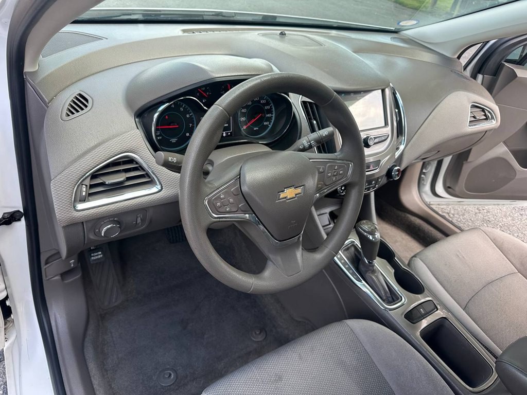 2018 Chevrolet Cruze Image 16