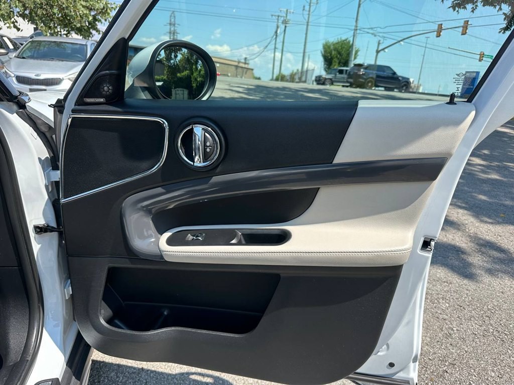2019 MINI Cooper Image 18