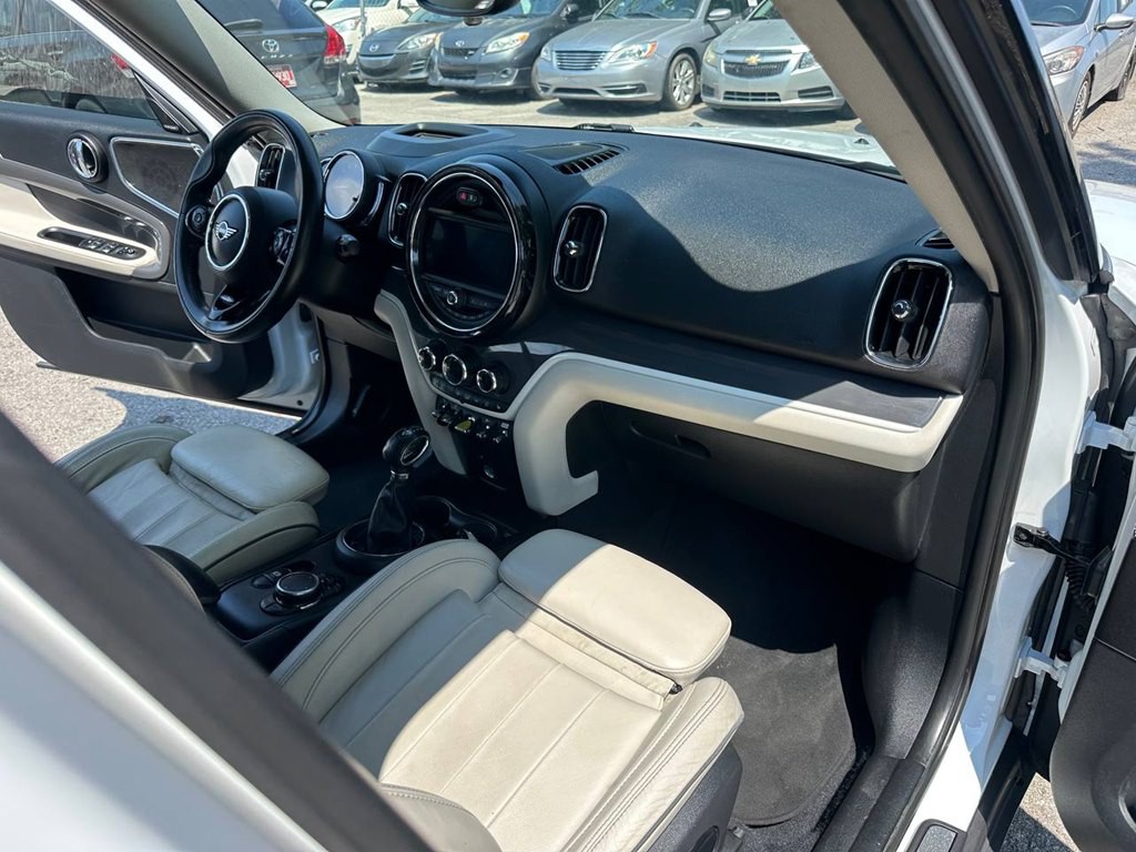 2019 MINI Cooper Image 19