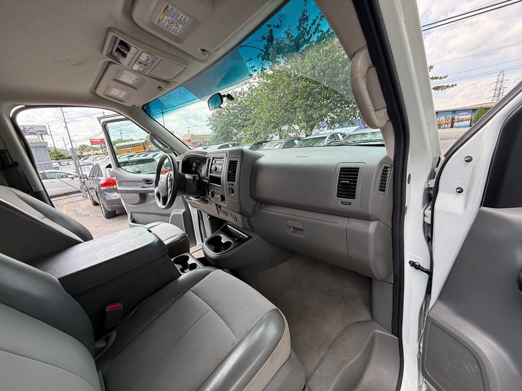 2014 Nissan NV Image 21